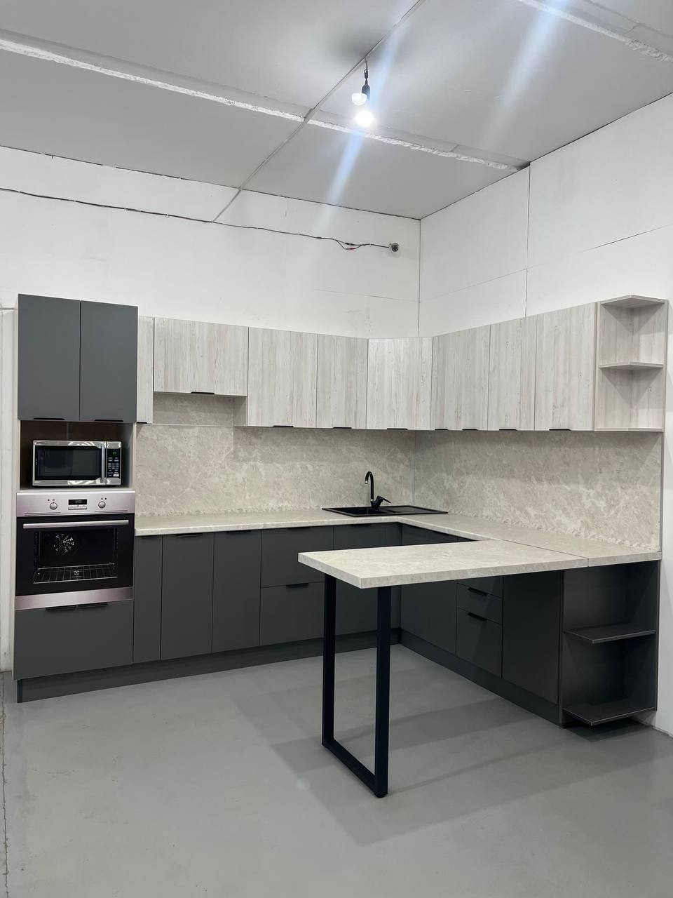 Кухонный гарнитур П - образный в Барнауле купить